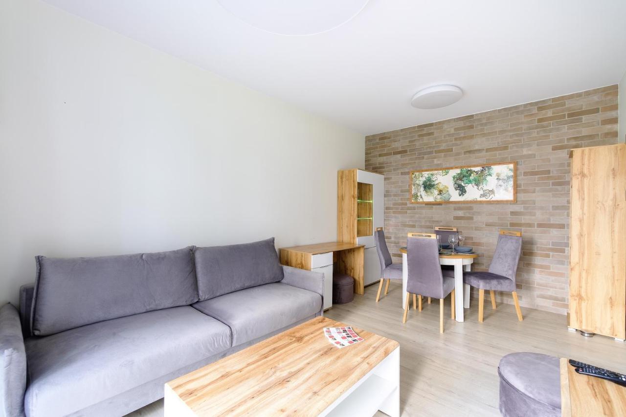 Hello Apartments Zajezdnia Wrzeszcz With Private Parking غدانسك المظهر الخارجي الصورة