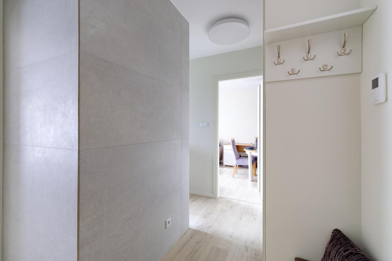 Hello Apartments Zajezdnia Wrzeszcz With Private Parking غدانسك المظهر الخارجي الصورة