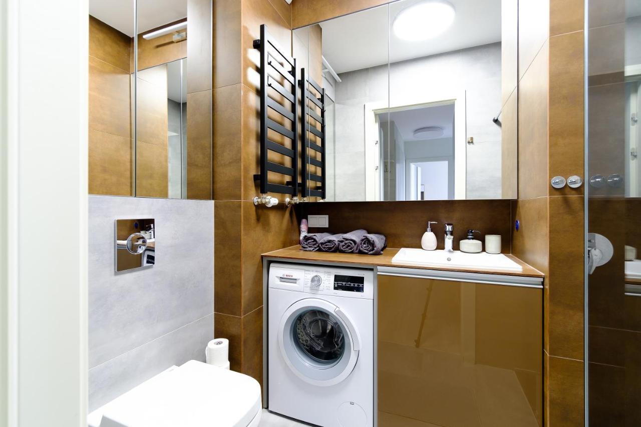 Hello Apartments Zajezdnia Wrzeszcz With Private Parking غدانسك المظهر الخارجي الصورة